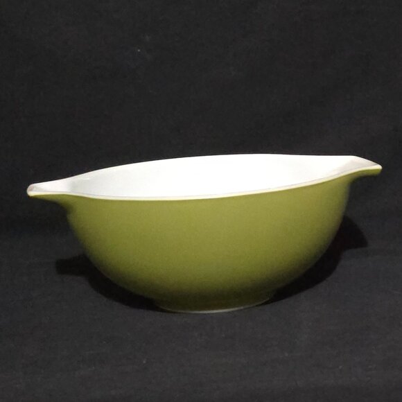 Pyrex Primary Color Green Mixing Bowl 1945-49 #443 2 1/2QT - Picture 2 of 5
